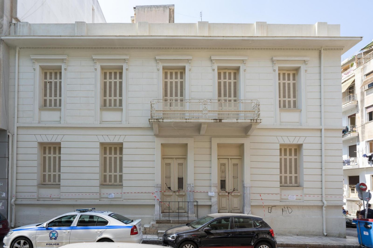Four-Level 489 m² Building in Athens